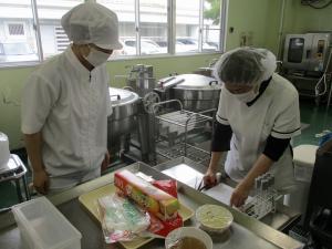 給食室へ
