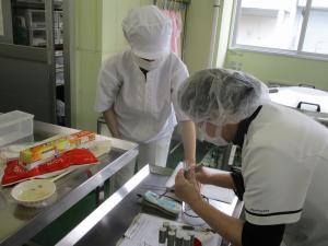 給食は、