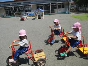 三輪車①