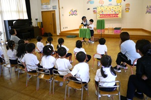 ７