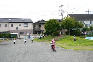 ４