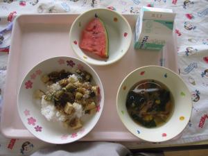 給食