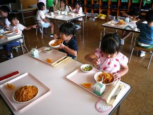 今日の給食の様子1２