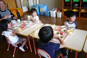 たのしい給食の様子２