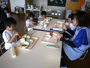 たのしい給食の様子６