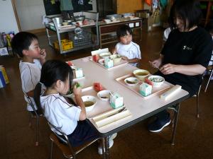 たのしい給食の様子７