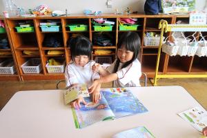 室内で遊びの様子１３