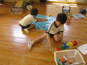 積み木の遊びの様子
