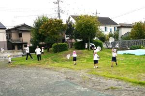 ３２