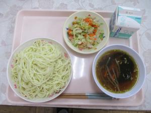 給食