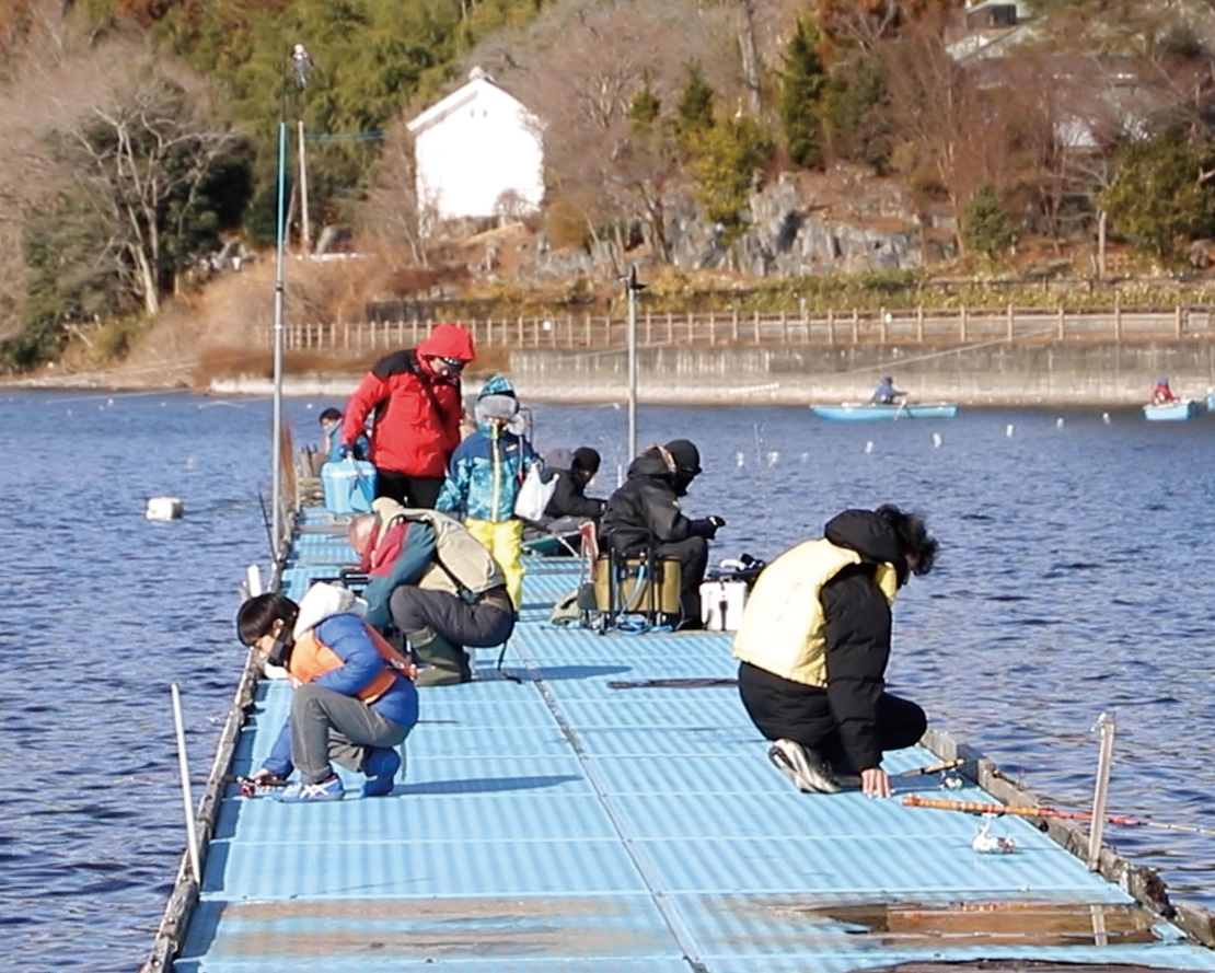 鳴沢湖ワカサギ釣り写真