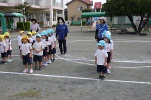５