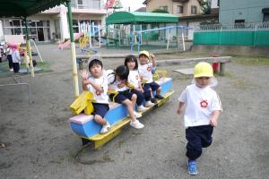 ４