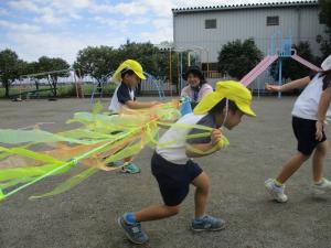 くぐってくぐって。
