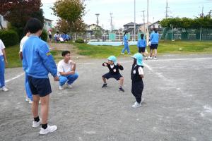７