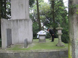 参拝の様子（護国神社）