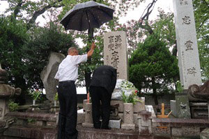 参拝の様子（龍広寺）